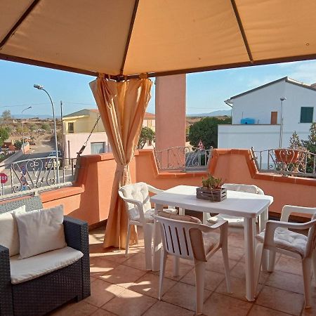 Casa Vacanza Le 2 Isole Suni Экстерьер фото